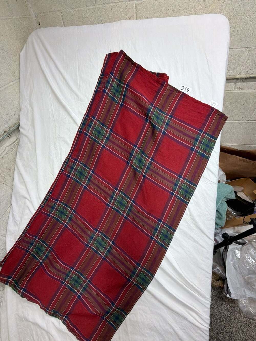 Better Homes and Gardens Red Green Tartan Plaid tablecloth 60 x 102